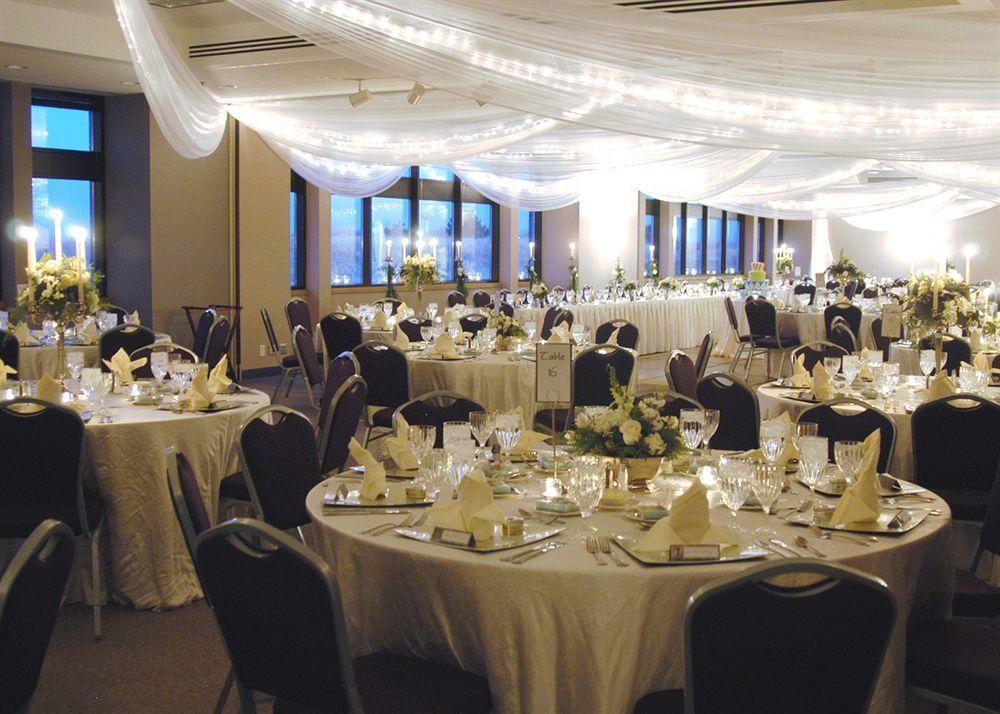 Oak Ridge Hotel Chaska Kültér fotó