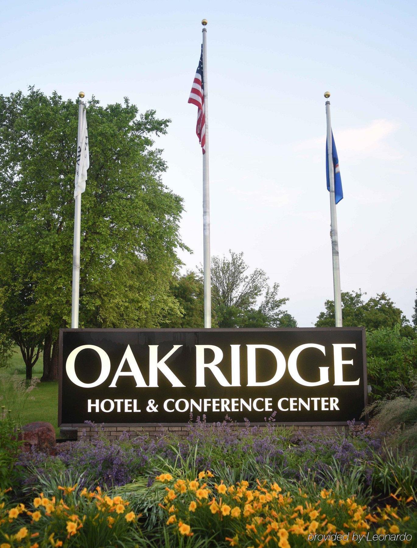 Oak Ridge Hotel Chaska Kültér fotó